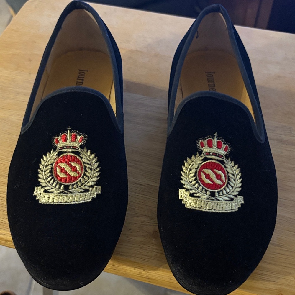 Journee Collection Black Embroidered Crest Loafers